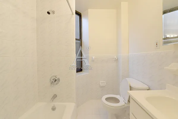 Rented by Peter Ashe | media 4