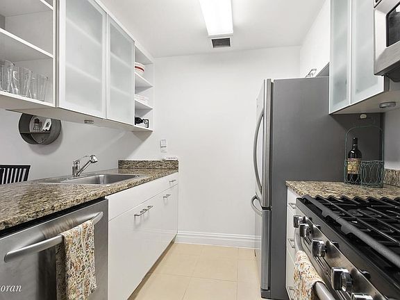3rd image of 325 N End Ave APT 10N