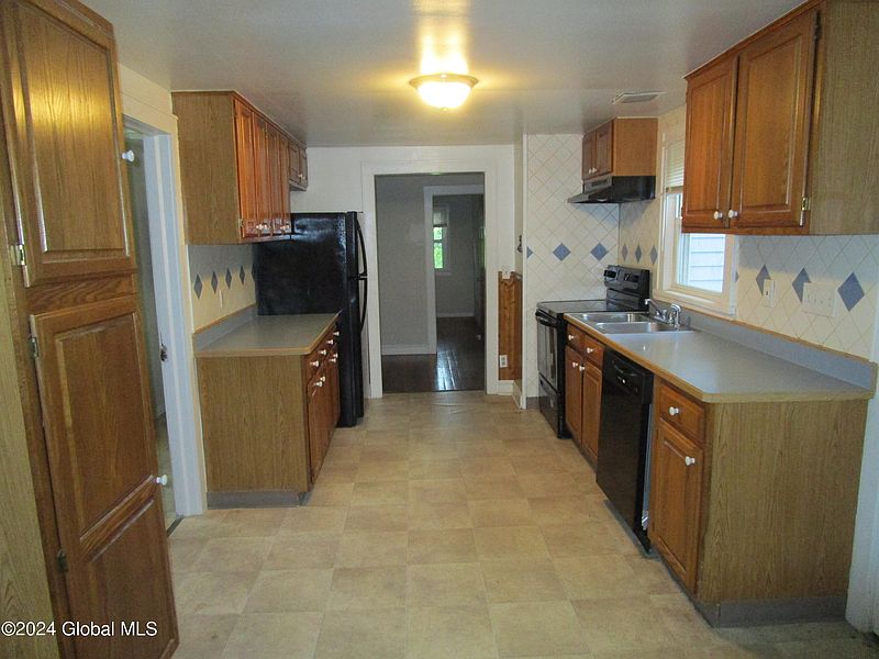 5th image of 1131 Switzkill Road