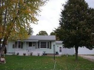 353 E Prairie St, Farmington, IL 61531