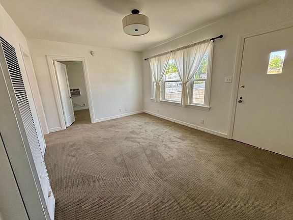 5th image of 2809-2821.5 Rowena Ave #2813-1/2