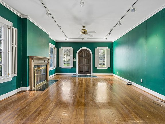 5th image of 4311 N Hall St