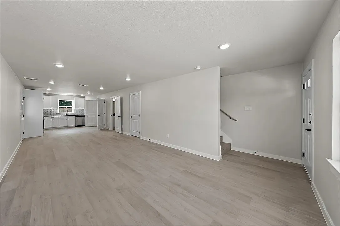 1407 Martin Luther King Jr Ln — Photo 3
