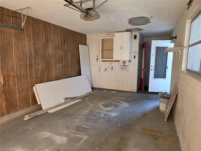 33 Broadway Cir — Photo 19