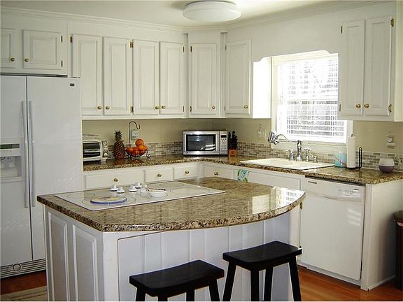 3rd image of 9107 Saddlebrook Ct