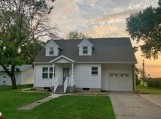 1207 Riddle St, Gowrie, IA 50543