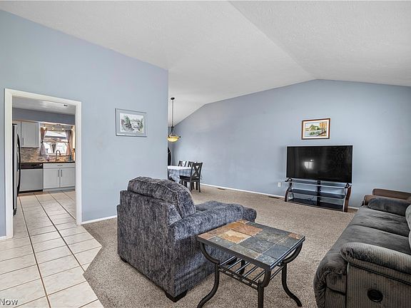 3rd image of 25082 Randall Dr