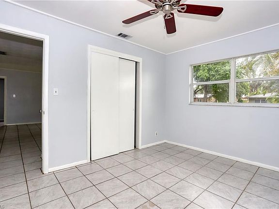 5th image of 254 San Bernardino St