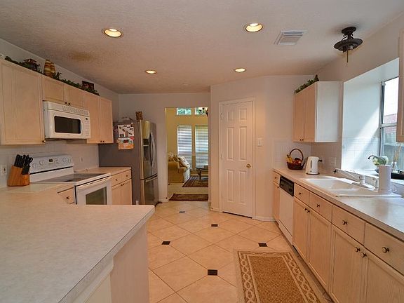 5th image of 206 High Meadows Dr