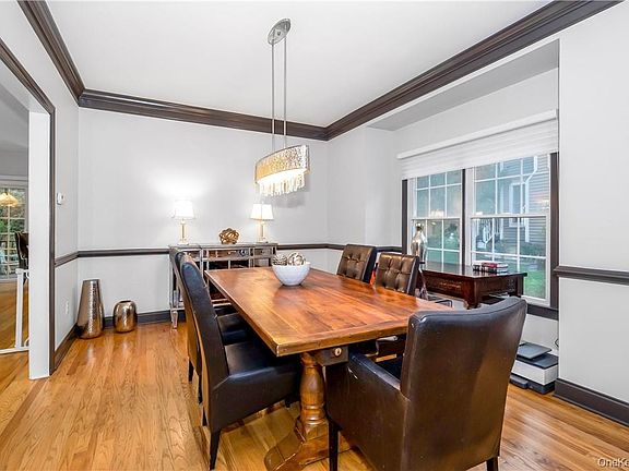 5th image of 7 Hopkins Ln