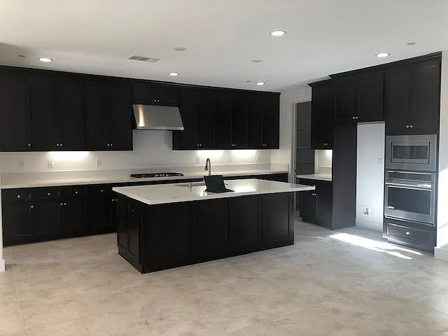 2713 3rd Ave — Photo 2