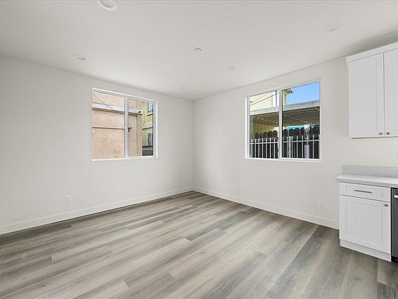 5th image of 419 Lorena St Unit 1/2