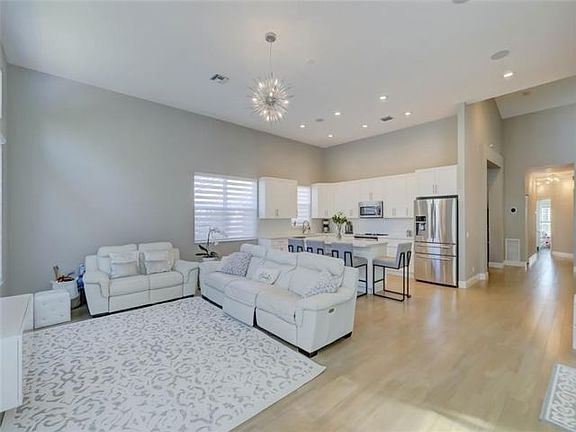 3rd image of 9901 N Abiaca Cir