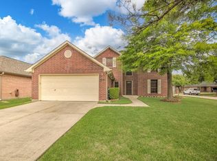 1102 Glenmeadows Dr, La Porte, TX 77571