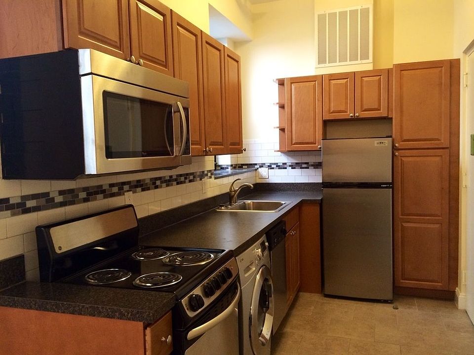 1st image of 319 W 42nd St APT 5W