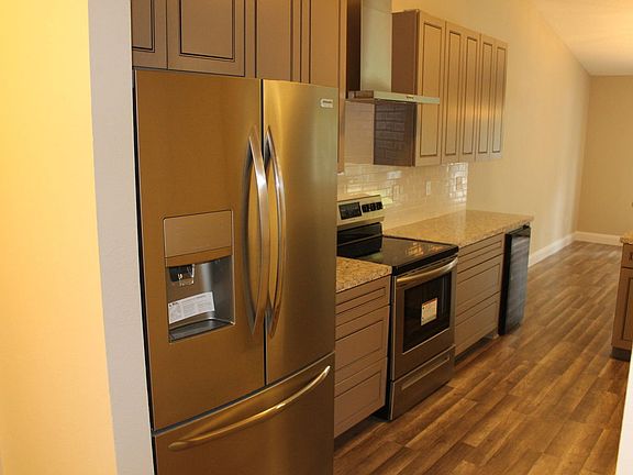 2nd image of 10 Riviera Estates Dr