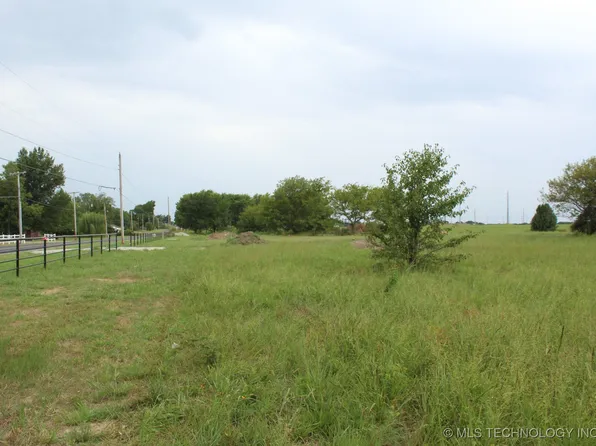 2149 NE 1st St, Pryor, OK 74361