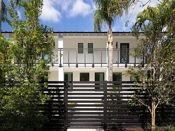 4th image of 1701 Micanopy Ave