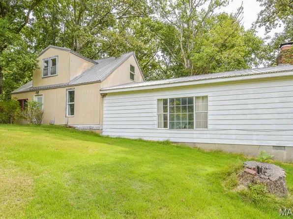 3049 Selmaville Rd, Salem, IL 62881