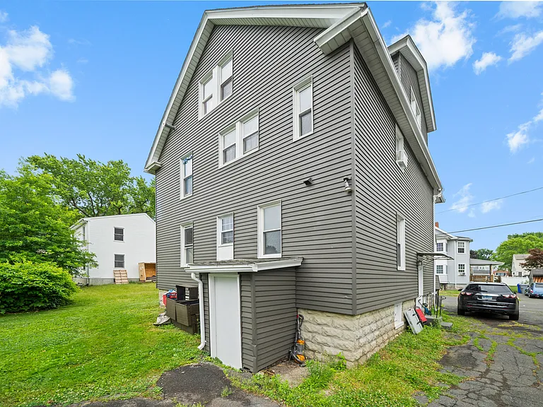 4 Columbus Ave — Photo 18
