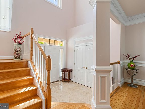 3rd image of 3824 Highland Oaks Dr