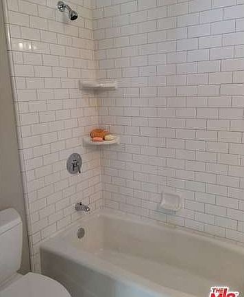 2nd image of 1641 Morton Ave Unit 2
