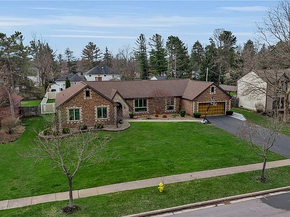 2nd image of 20 Rolling Meadow Ln
