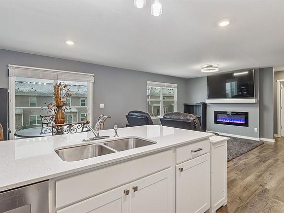5th image of 2202 Barry Dr