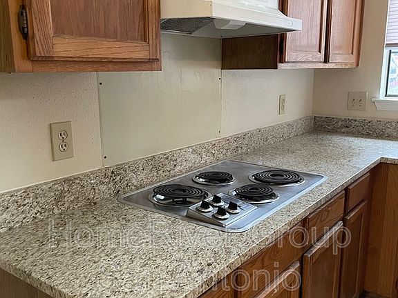 5th image of 6220 Les Harrison Dr