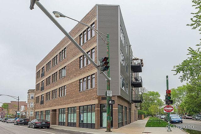 1st image of 2943 N Rockwell St