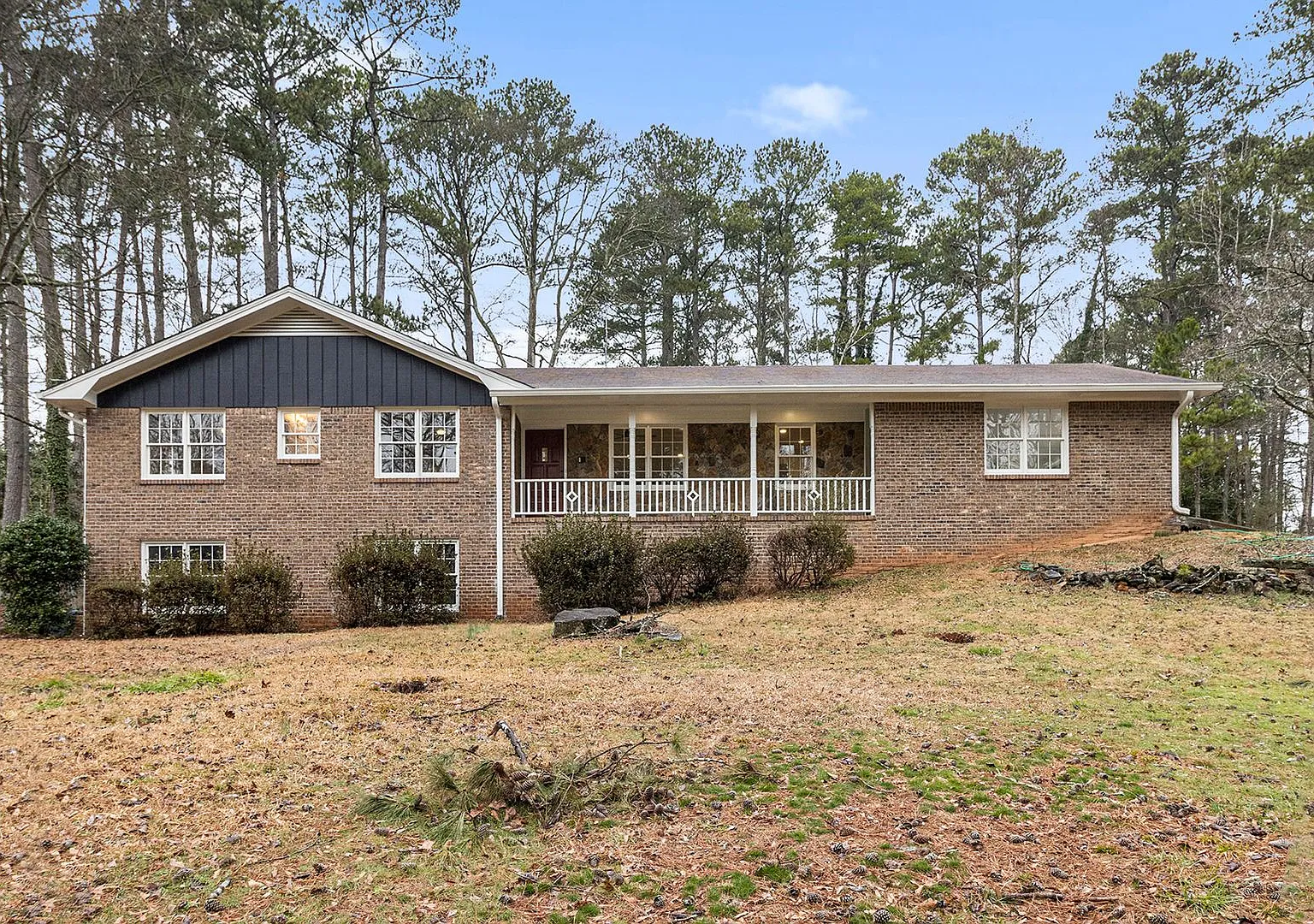 3 Bedroom 2 Bath Home w/ Massive Lot — Photo 1