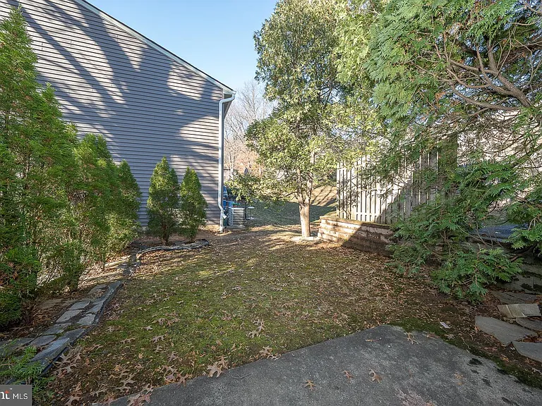 403 Woodside Cir — Photo 7