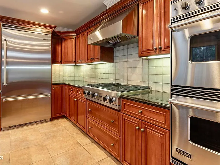 1650 Knollwood Dr — Photo 19