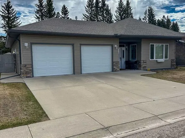 603 W 5th St SW, Sundre, AB T0M 1X0
