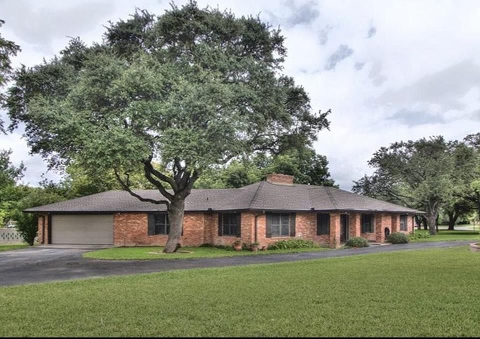 1st image of 9 Buena Vista Cres