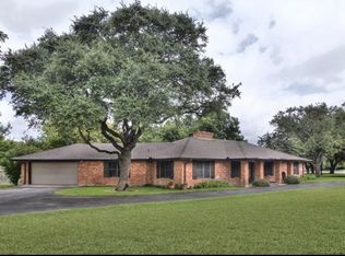 9 Buena Vista Cres, Uvalde, TX 78801