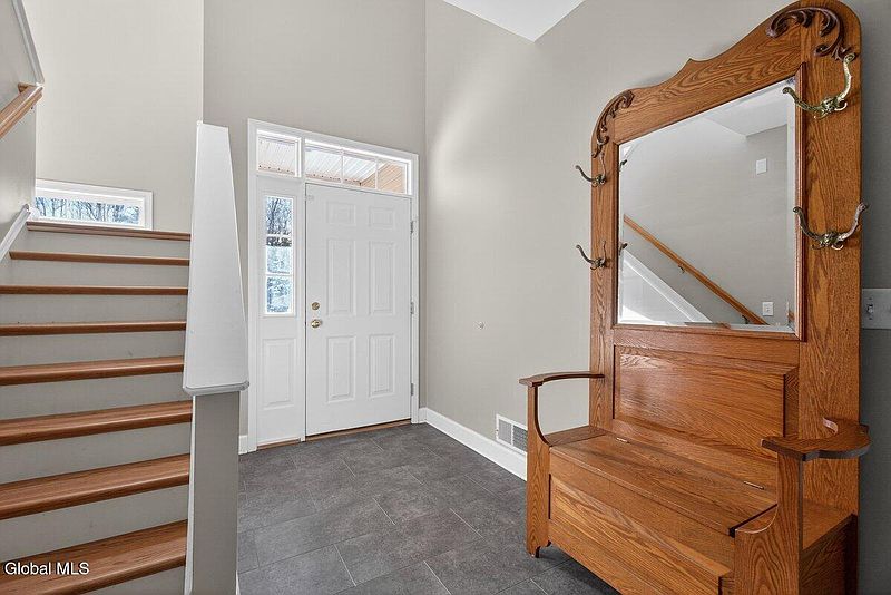3rd image of 70 Knollwood Hollow