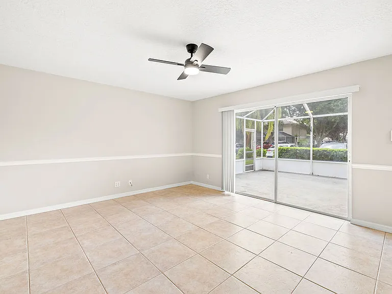 1542 N Lawnwood Cir #37D — Photo 11
