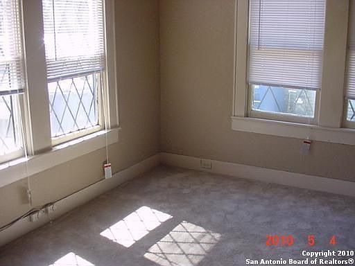 4th image of 213 Weinberg Ave