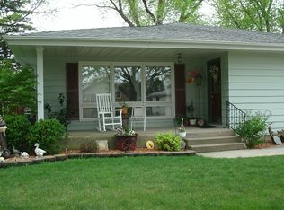 429 8th Ave SE, Dyersville, IA 52040