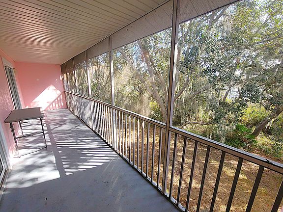 4th image of 3151SU N Lake Dr #B