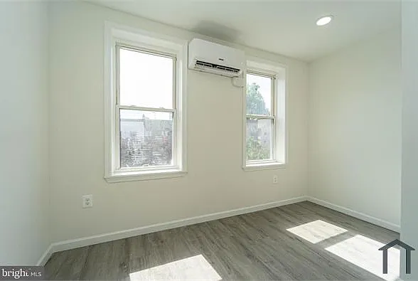 2 bed, 872 sqft, $2,100 — Photo 4