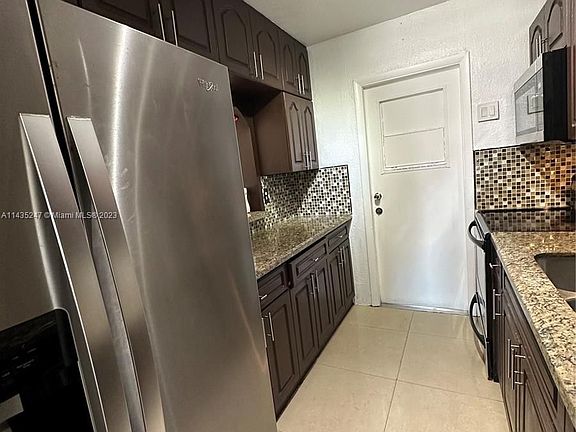 3rd image of 621 NE 2nd Pl