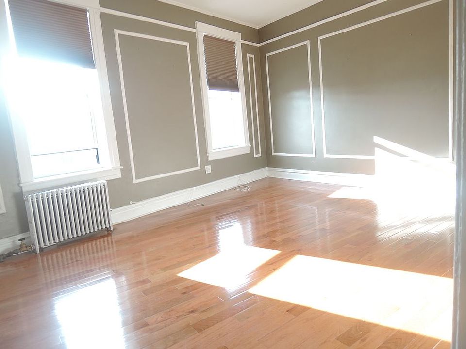 1st image of 3032 41st St APT 3R