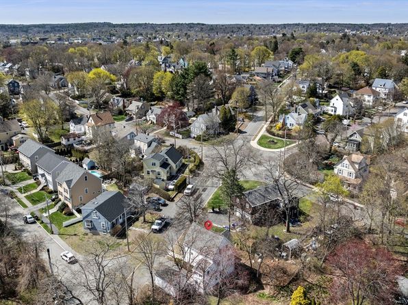431 Swains Pond Ave, Melrose, MA 02176