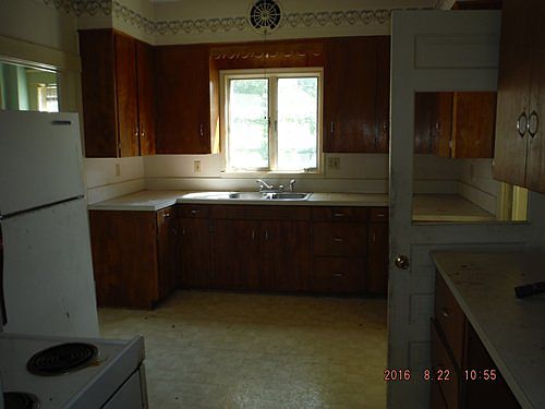 2nd image of 3059 Phelps St