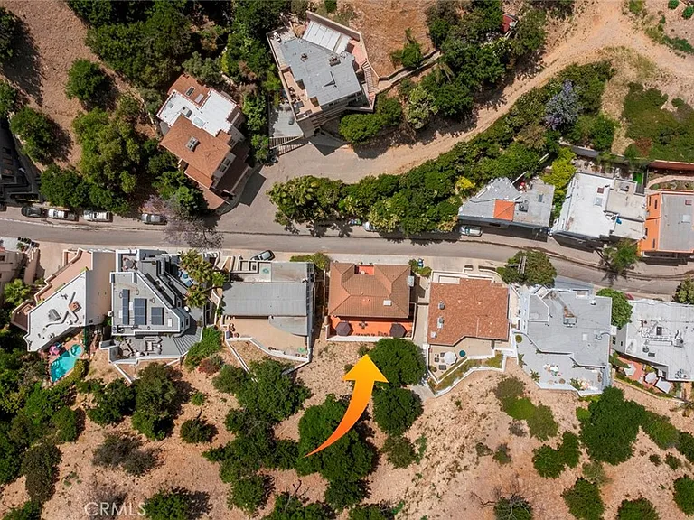 3546 Dixie Canyon Pl — Photo 21