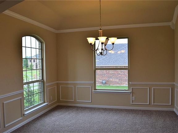 4th image of 232 Brighton Dr