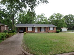 2107 Forest Glen Dr, Albany, GA 31707