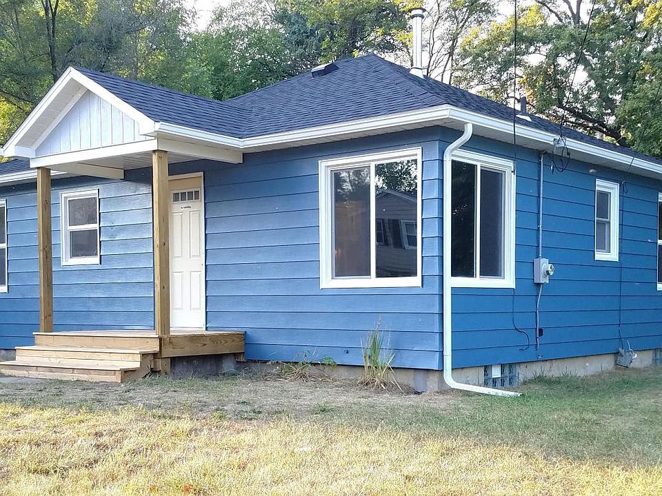 1st image of 771 Bungalow St SW